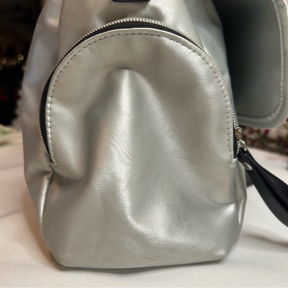 IHKWIP The City Crossbody Satchel Silver - Picture 5 of 11